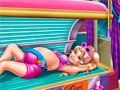 Spill Pregnant Princess Tanning Solarium